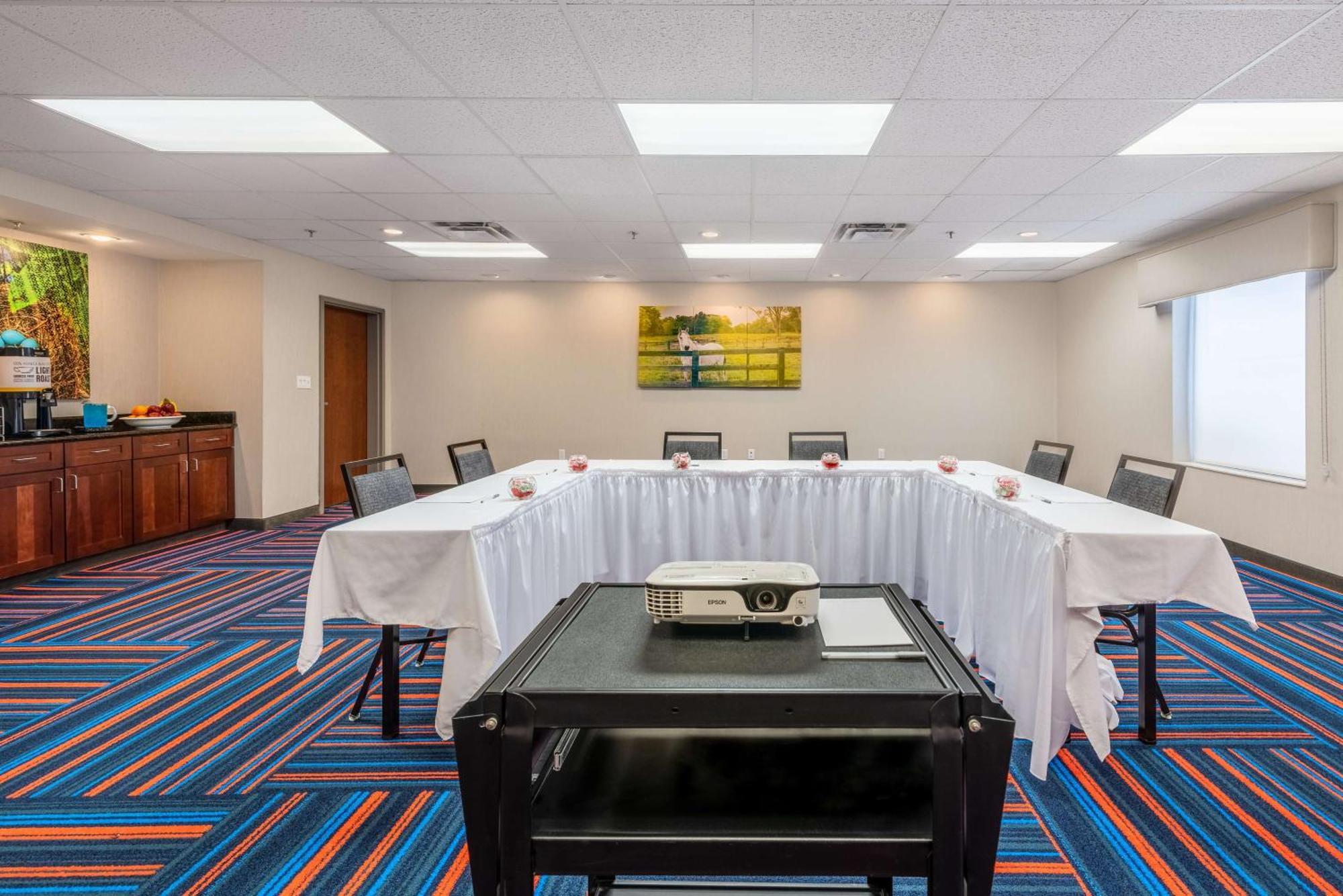 Hampton Inn & Suites Хопкинсвилл Экстерьер фото