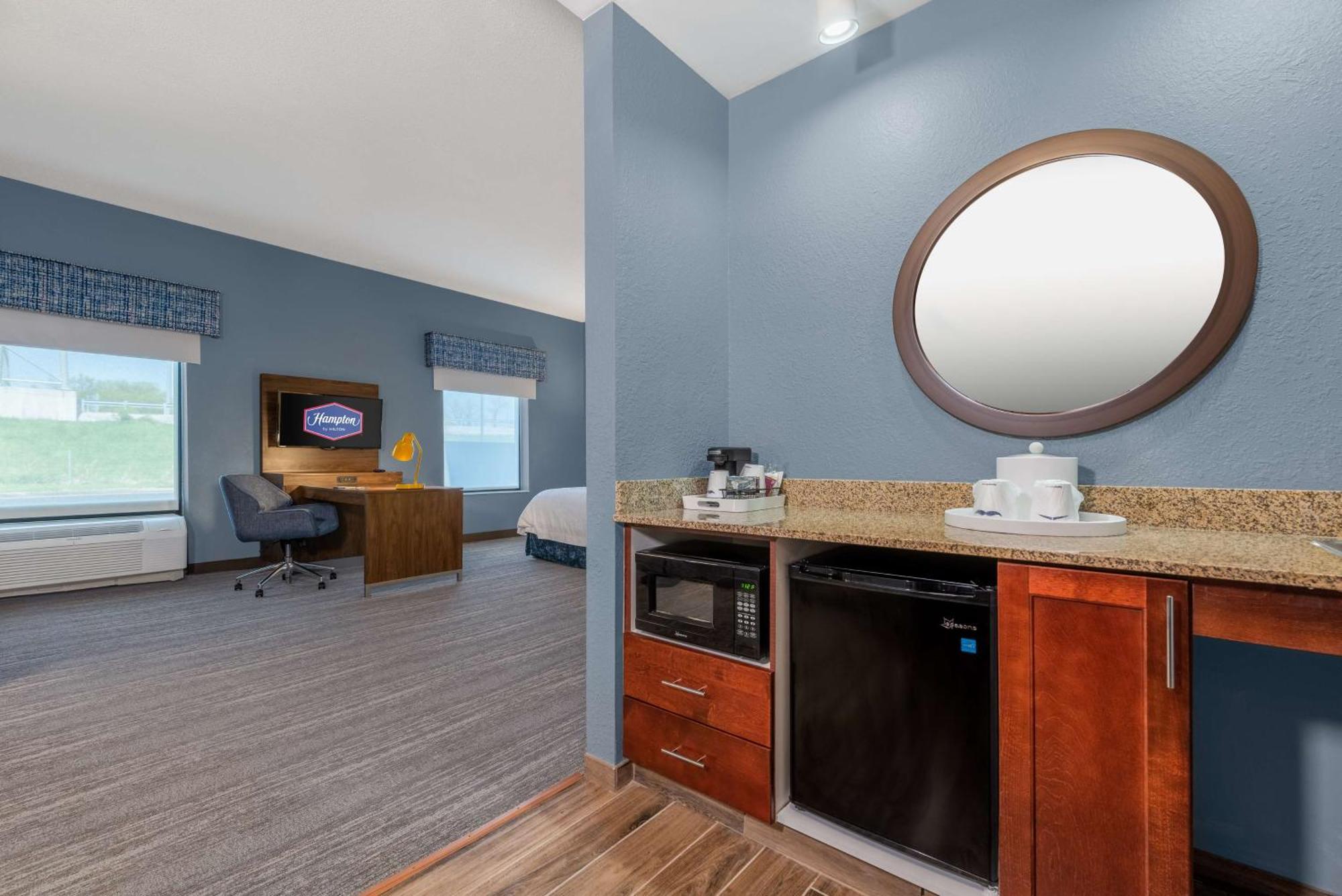 Hampton Inn & Suites Хопкинсвилл Экстерьер фото