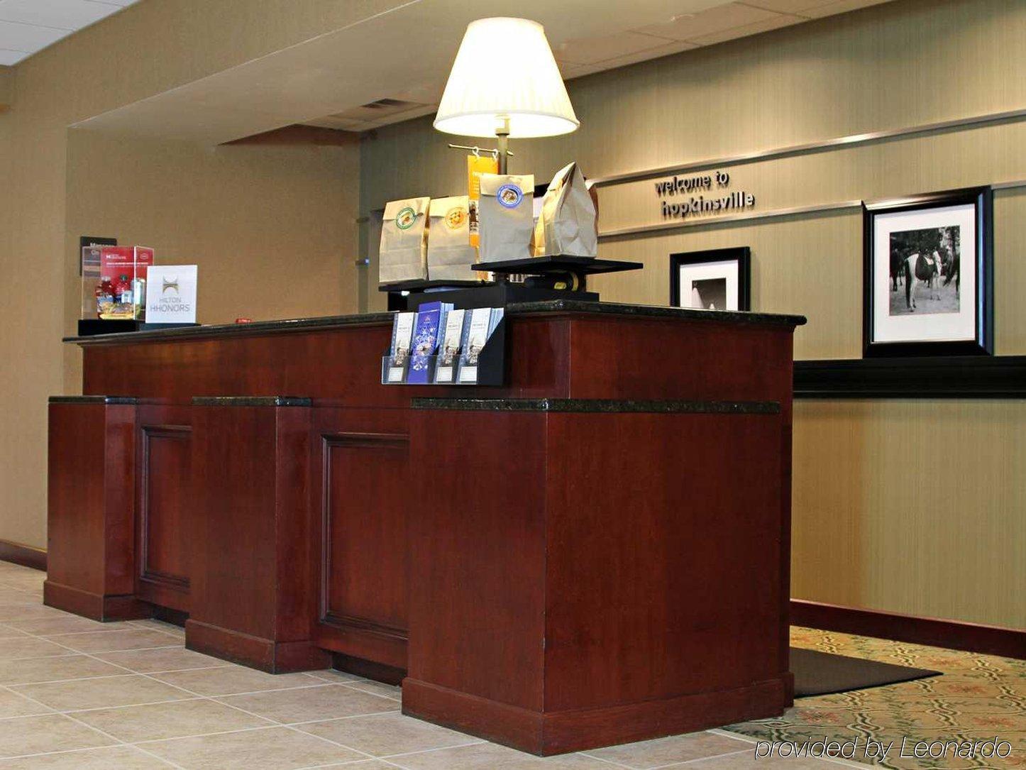 Hampton Inn & Suites Хопкинсвилл Экстерьер фото